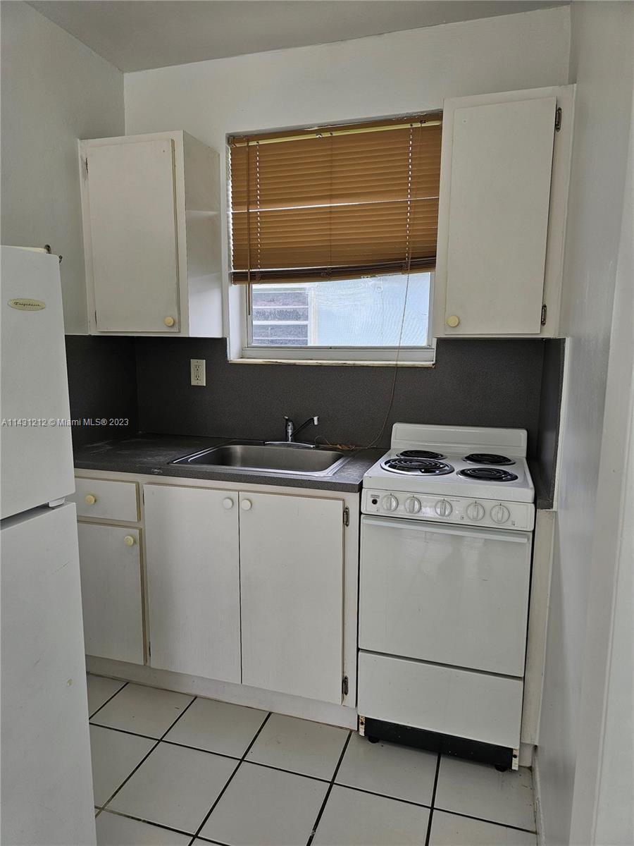 Hialeah, FL 33010 photo 3