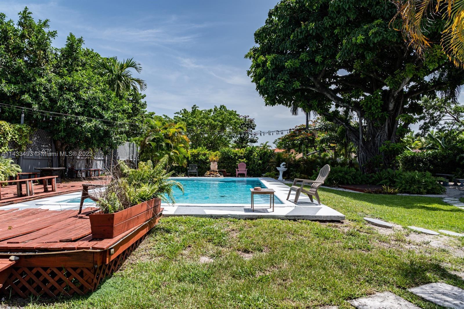 286 N Biscayne River Dr, Miami FL 33169 photo 3