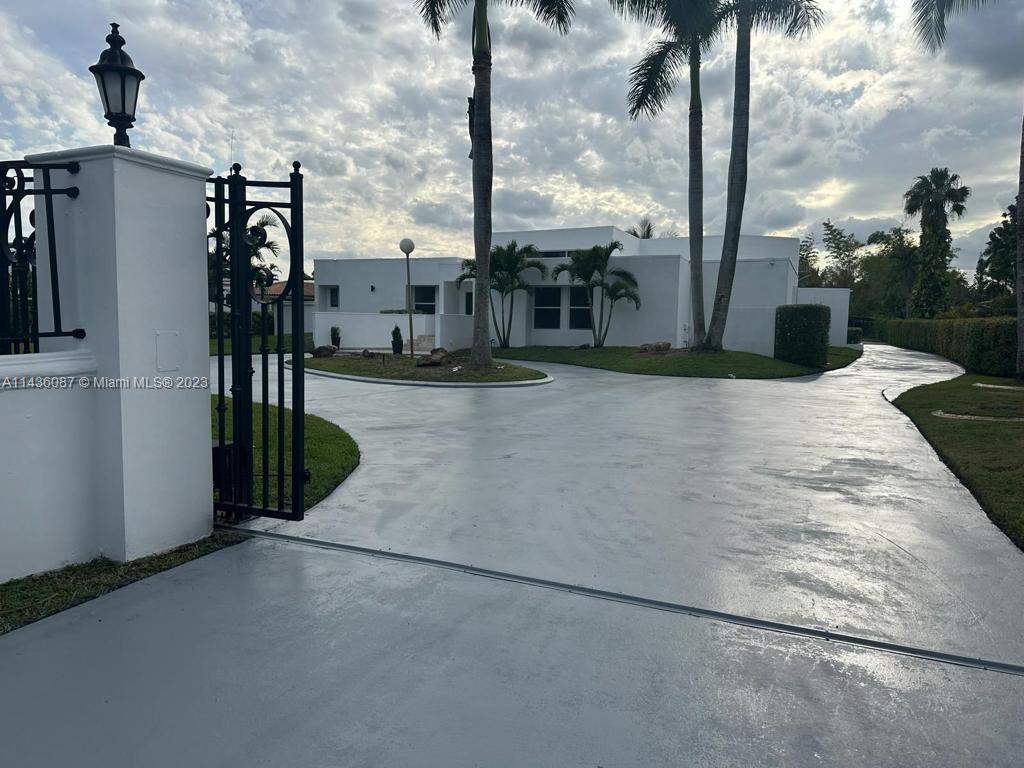 290 NW 125th Ave, Miami FL 33182