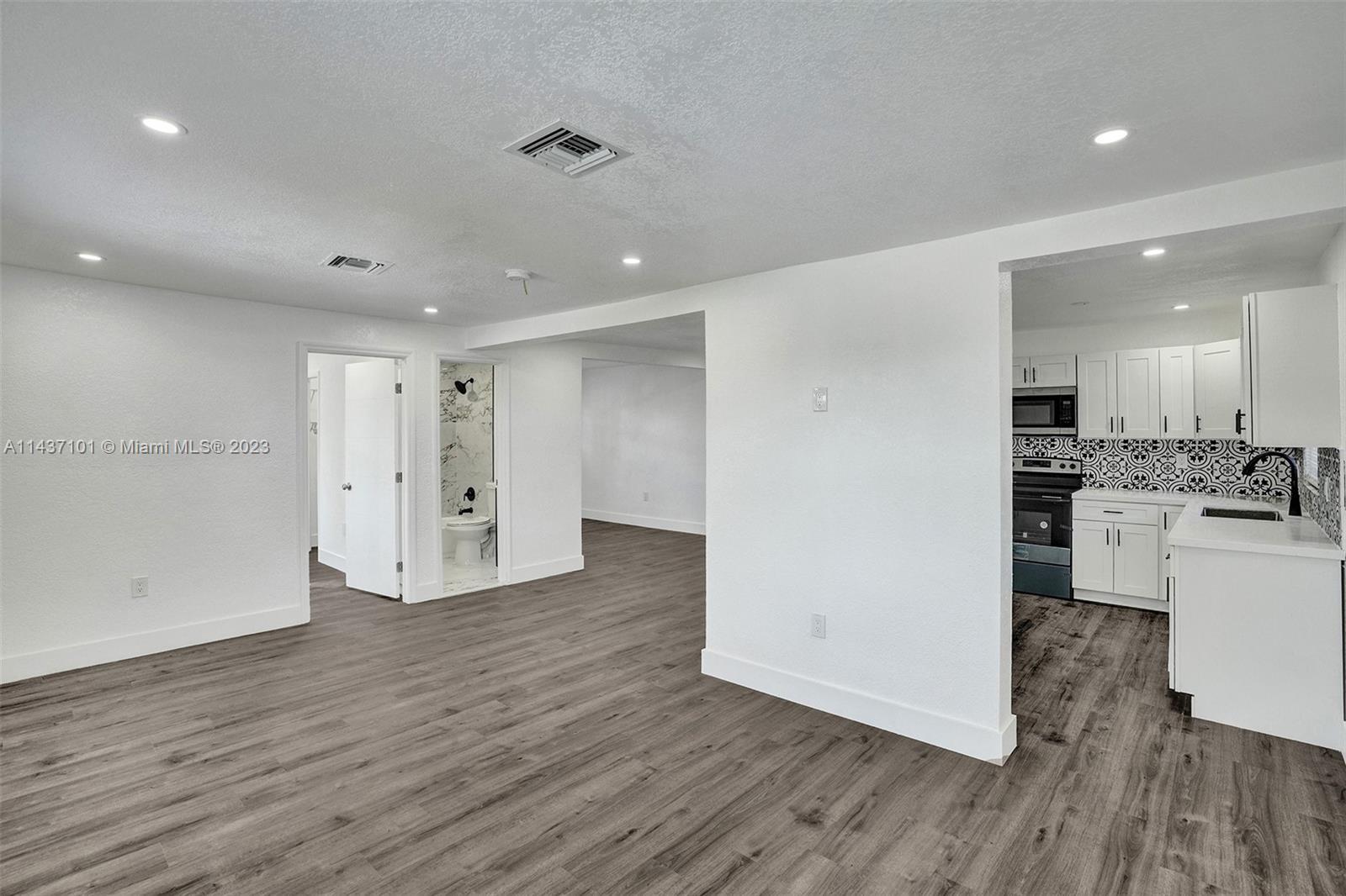 5749 SW 21st St, West Park FL 33023 photo 4