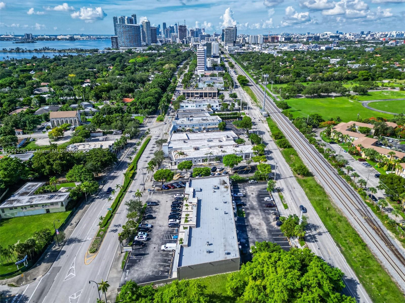 Miami, FL 33137 photo 3