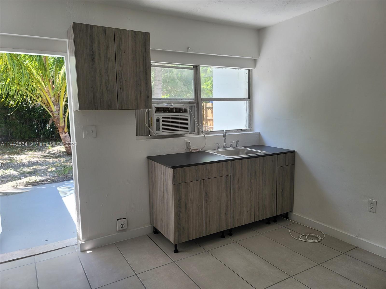 16902 NE 23rd Ave # 2, North Miami Beach FL 33160 photo 4