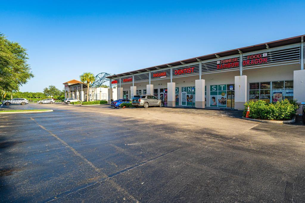 17523 PINES BLVD, Pembroke Pines FL 33029 photo 3