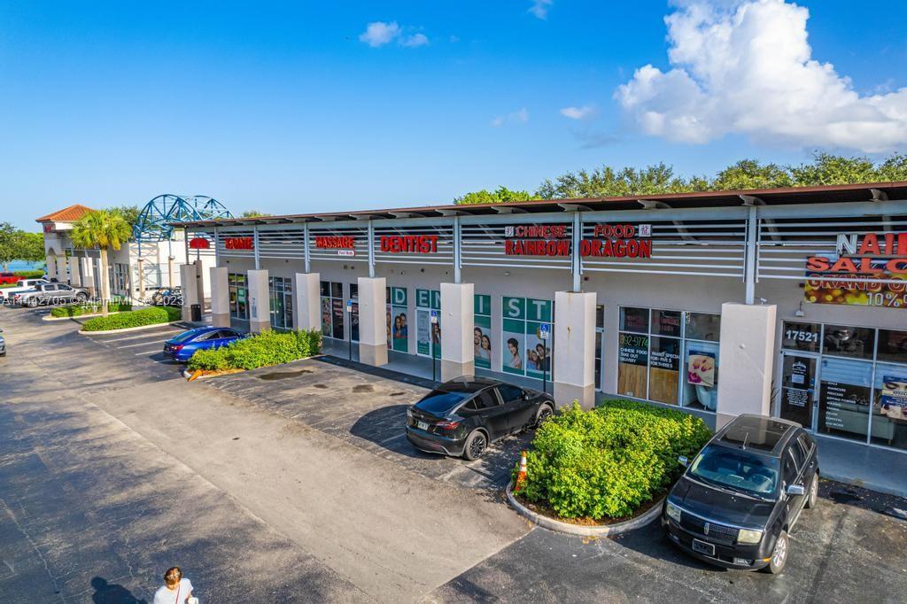 17523 PINES BLVD, Pembroke Pines FL 33029 photo 5