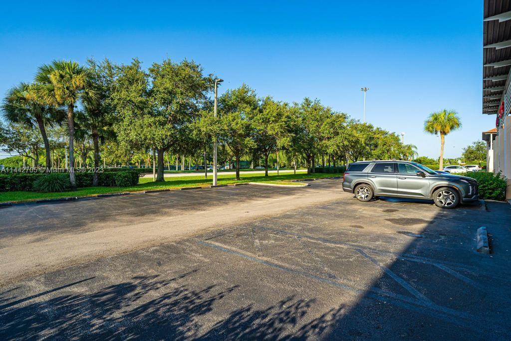 17523 PINES BLVD, Pembroke Pines FL 33029 photo 4