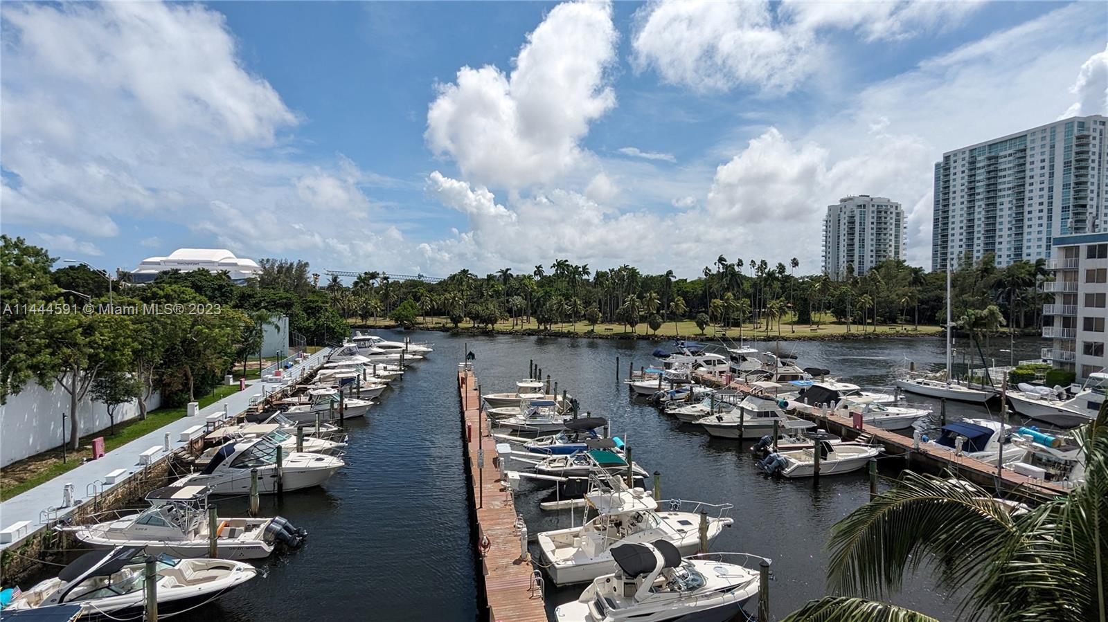 1700 NW N River Dr, Miami FL 33125 photo 4
