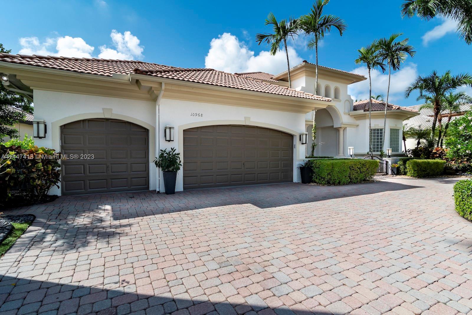 10968 Canary Island Ct, Plantation FL 33324 photo 5