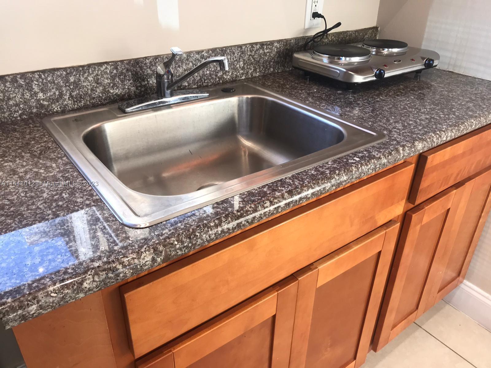 223 NW 12th St # 12, Miami FL 33136 photo 3