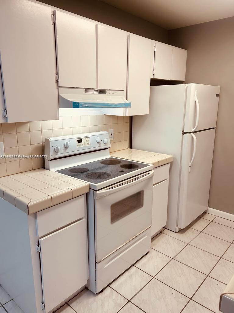 Cutler Bay, FL 33190 photo 2