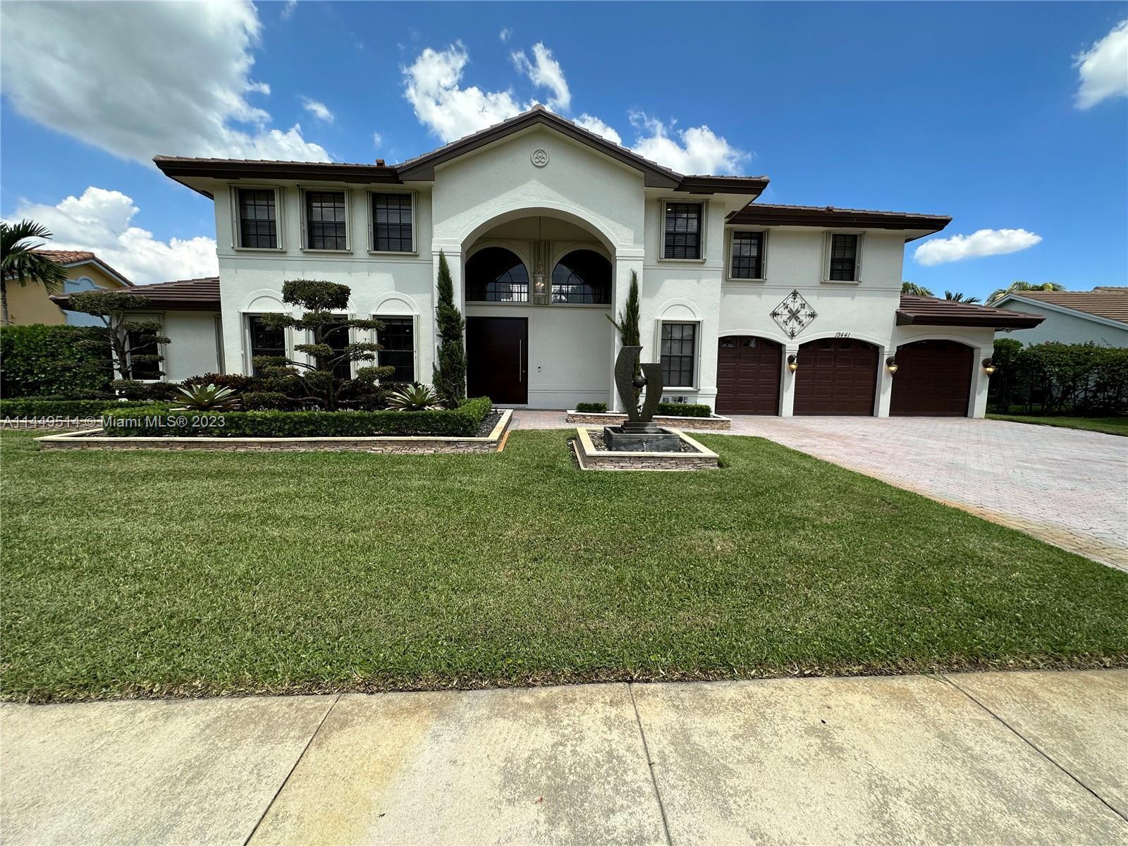 19441 NW 5th St, Pembroke Pines FL 33029