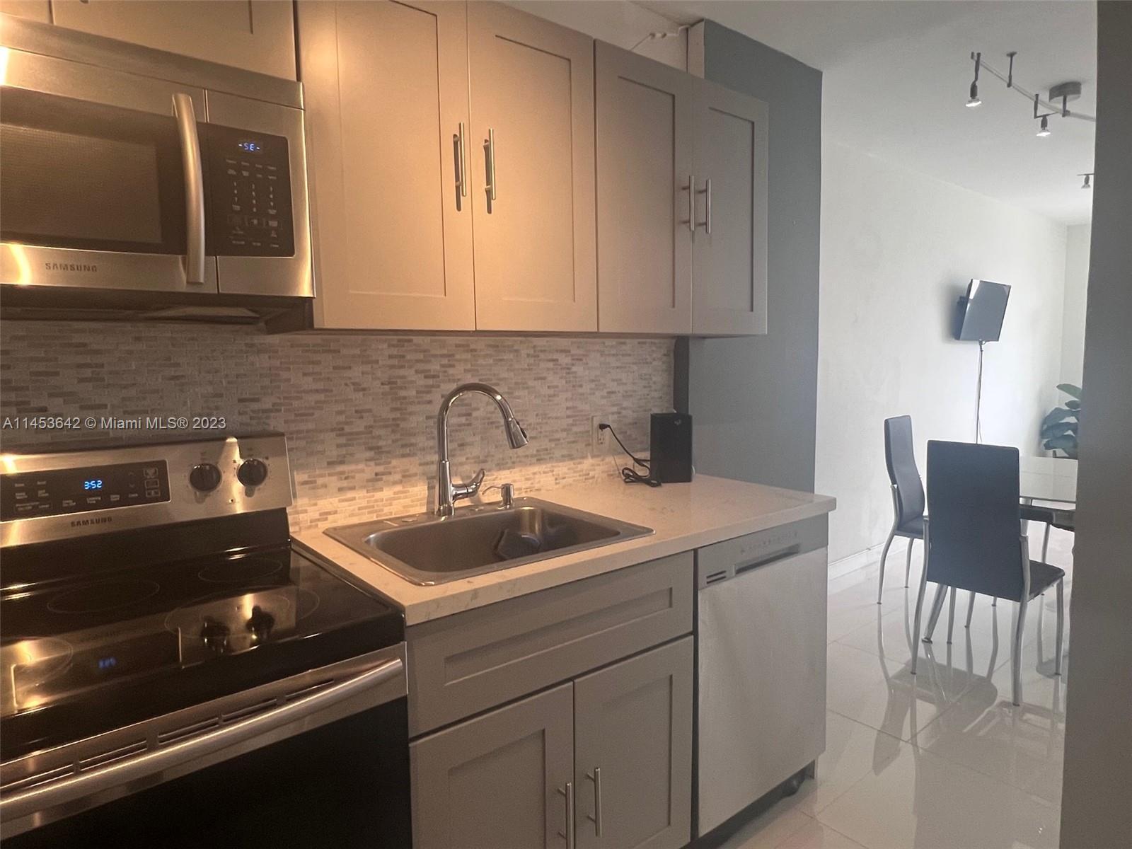 100 Lincoln Rd # 501, Miami Beach FL 33139 photo 2