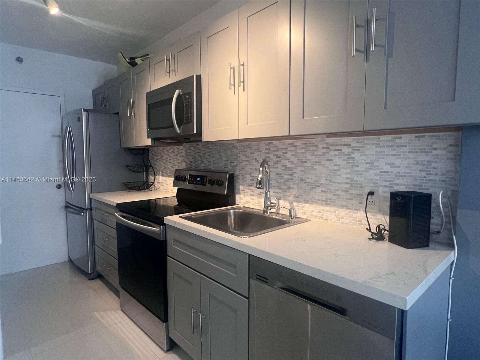 100 Lincoln Rd # 501, Miami Beach FL 33139 photo 3