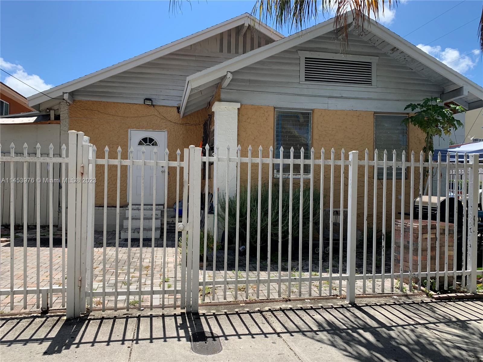 1104 NW 6th St, Miami FL 33136 photo 3