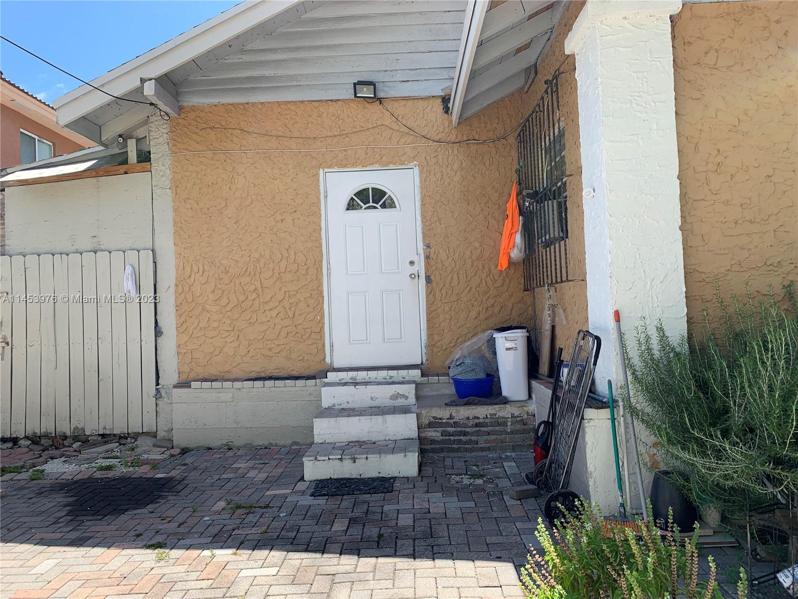 1104 NW 6th St, Miami FL 33136 photo 4