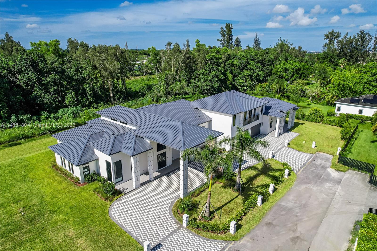 1520 SW 115th Ave, Davie FL 33325 photo 3
