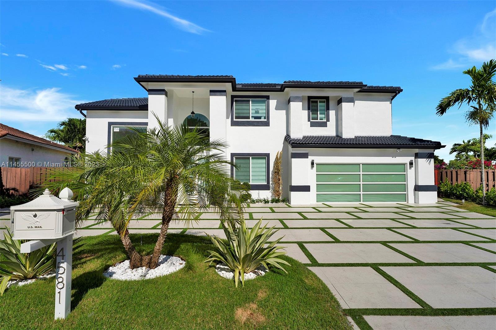 4581 SW 149th Ct, Miami FL 33185 photo 2