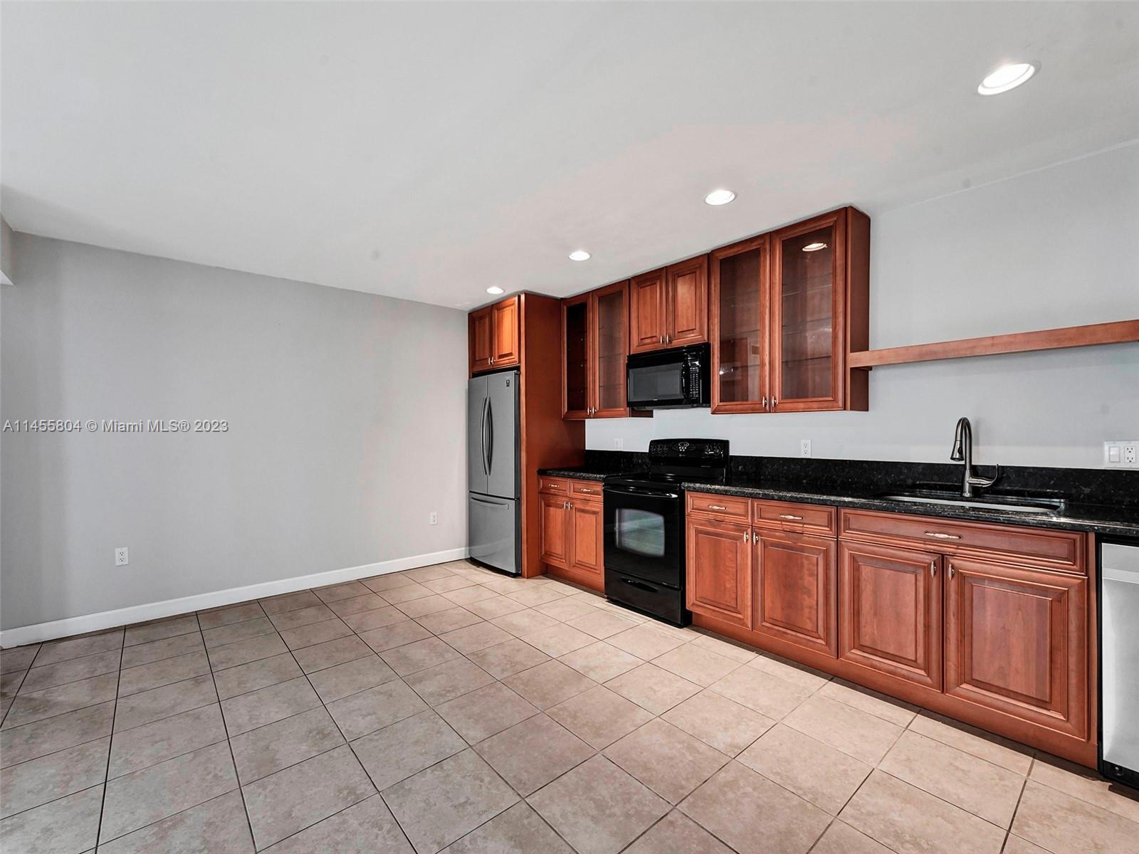 10370 SW 220th St # 127, Cutler Bay FL 33190