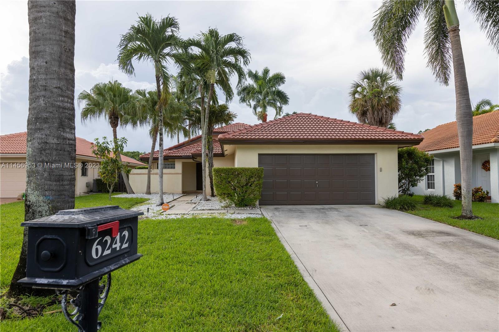 6242 Sweet Maple Ln, Boca Raton FL 33433 photo 2