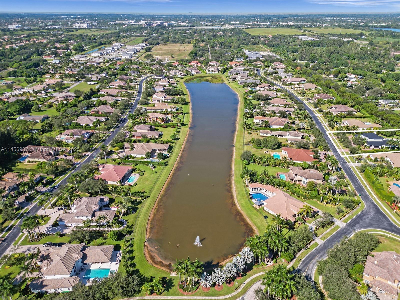 14321 Jockey Cir N, Davie FL 33330 photo 4