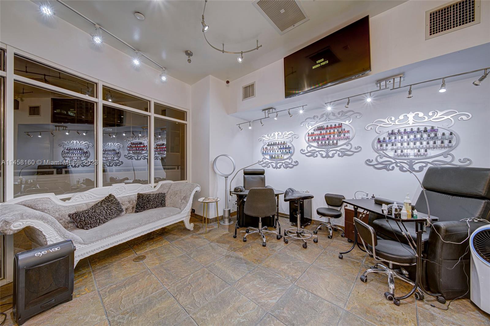 Full Service Beauty Salon For Sale in Dadeland Blvd, Miami FL 33156 photo 5