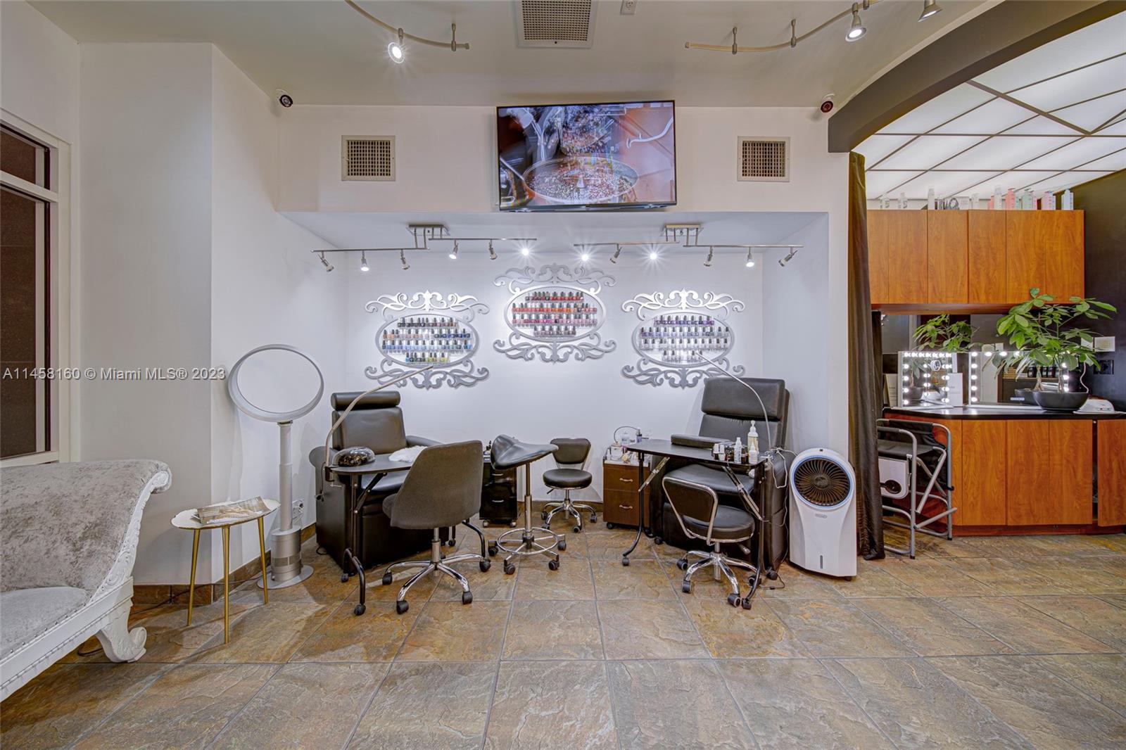 Full Service Beauty Salon For Sale in Dadeland Blvd, Miami FL 33156 photo 4