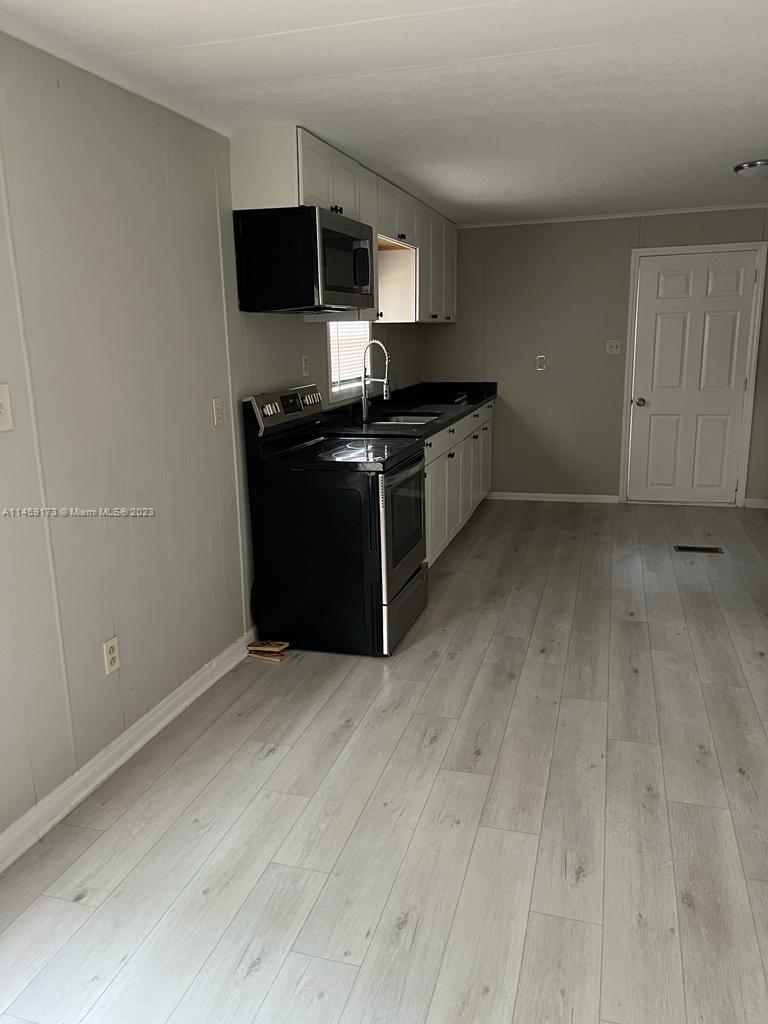 6630 Seaboard Ave, Jacksonville FL 32244 photo 2