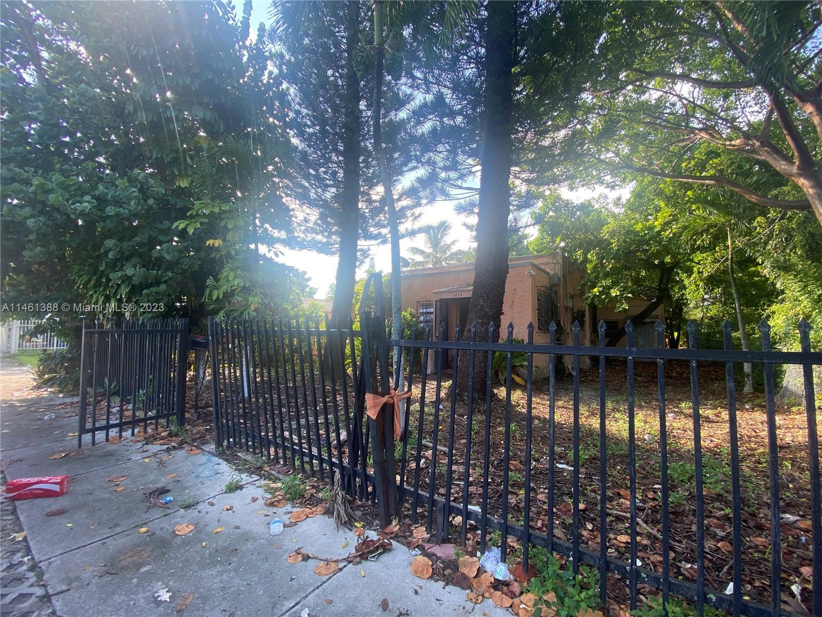 1434 NW 34th St, Miami FL 33142 photo 2