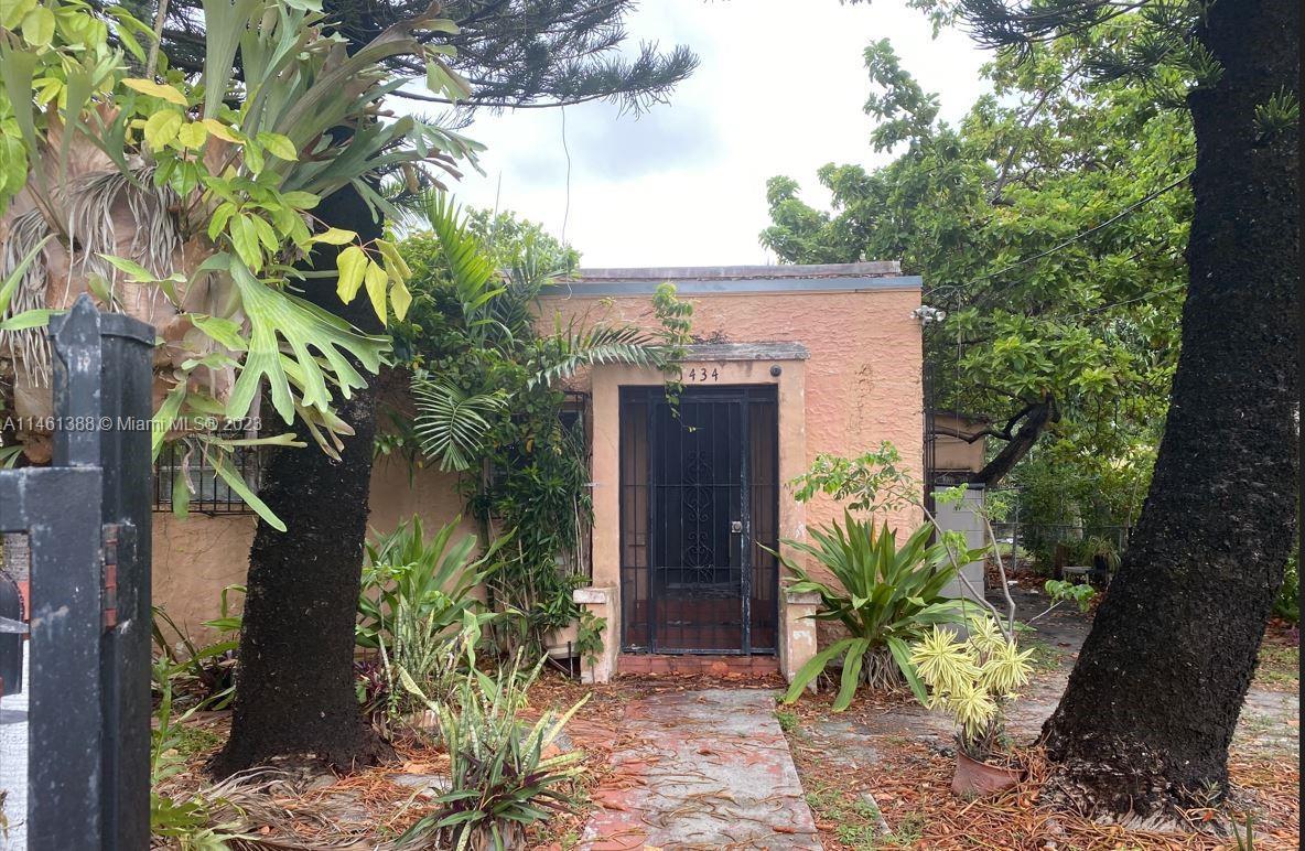 1434 NW 34th St, Miami FL 33142