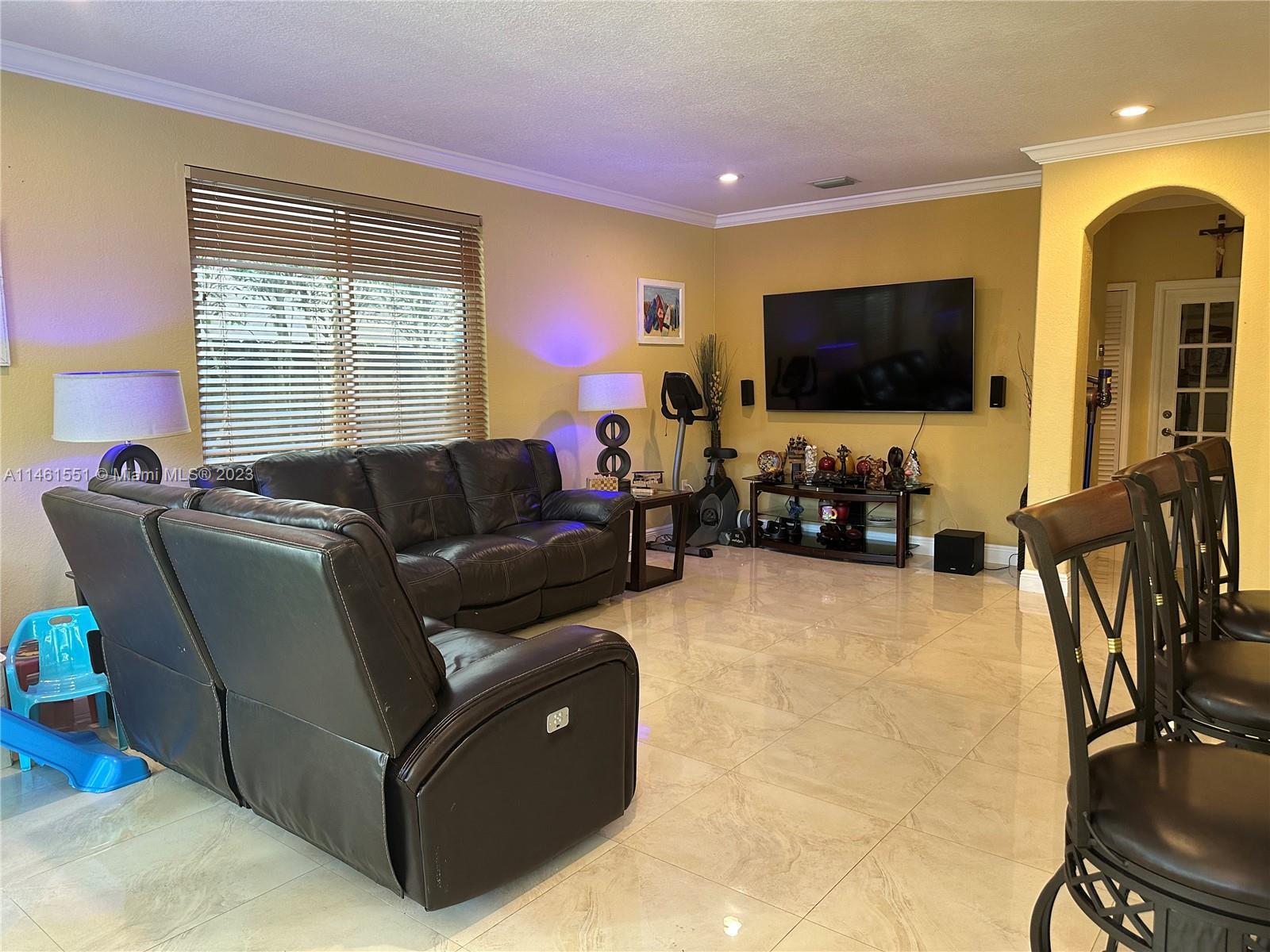 15022 SW 11th St, Miami FL 33194 photo 4