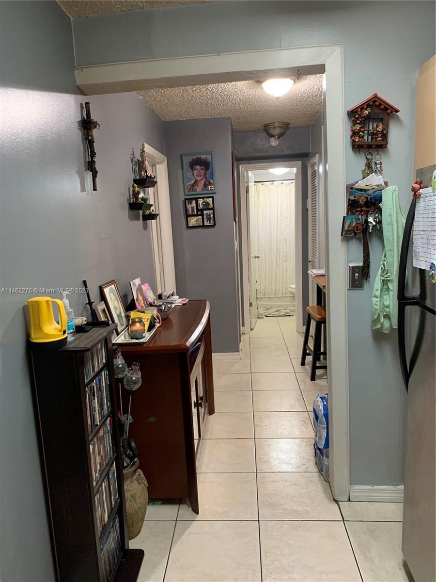 1525 NW 19th Ter # 14, Miami FL 33125 photo 4