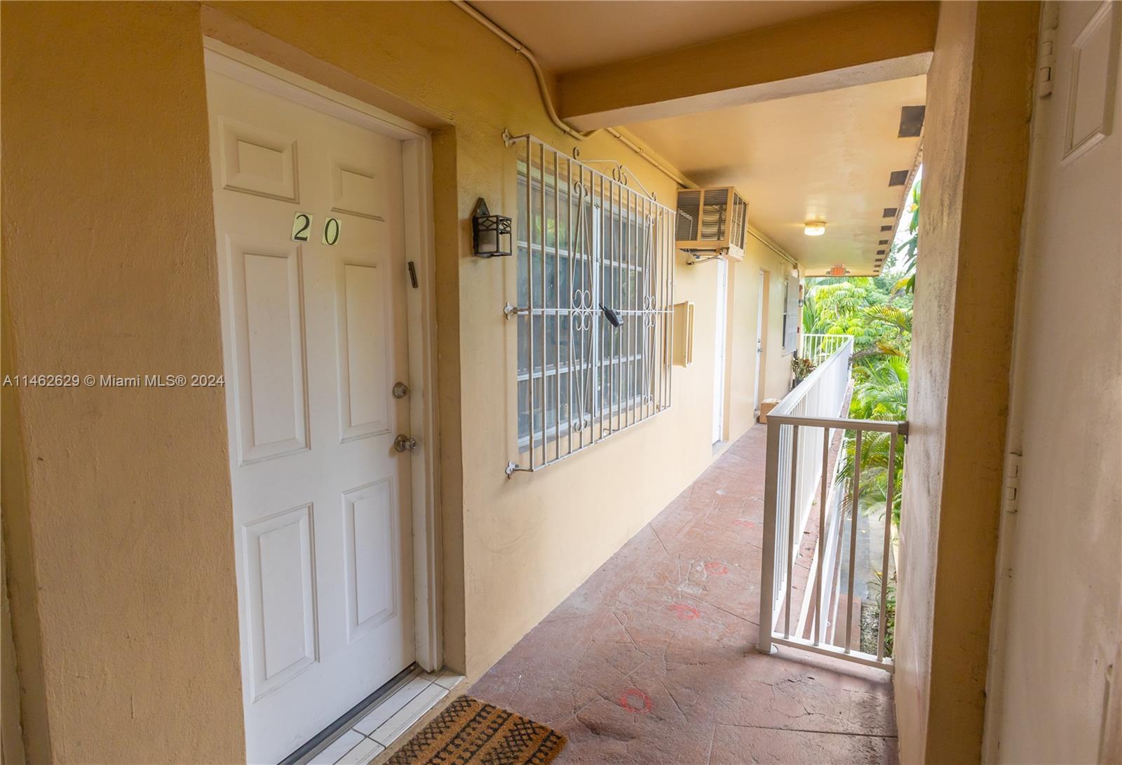 2300 SW 3rd Ave # 20, Miami FL 33129 photo 2