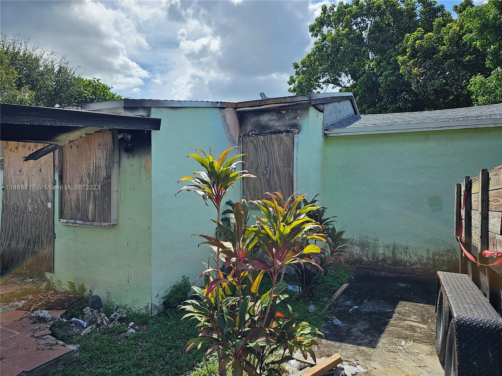 1468 NW 100th St, Miami FL 33147 photo 2