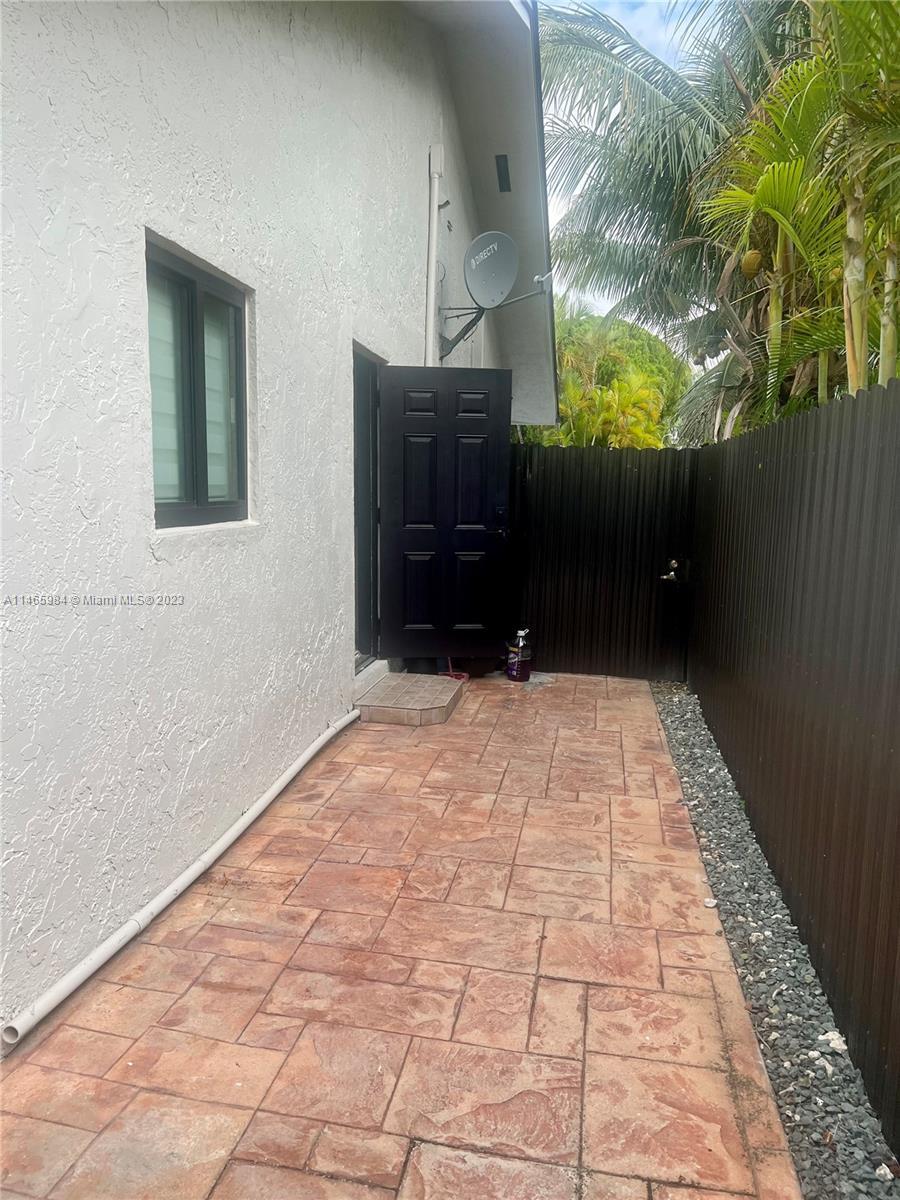 Miami, FL 33184 photo 2