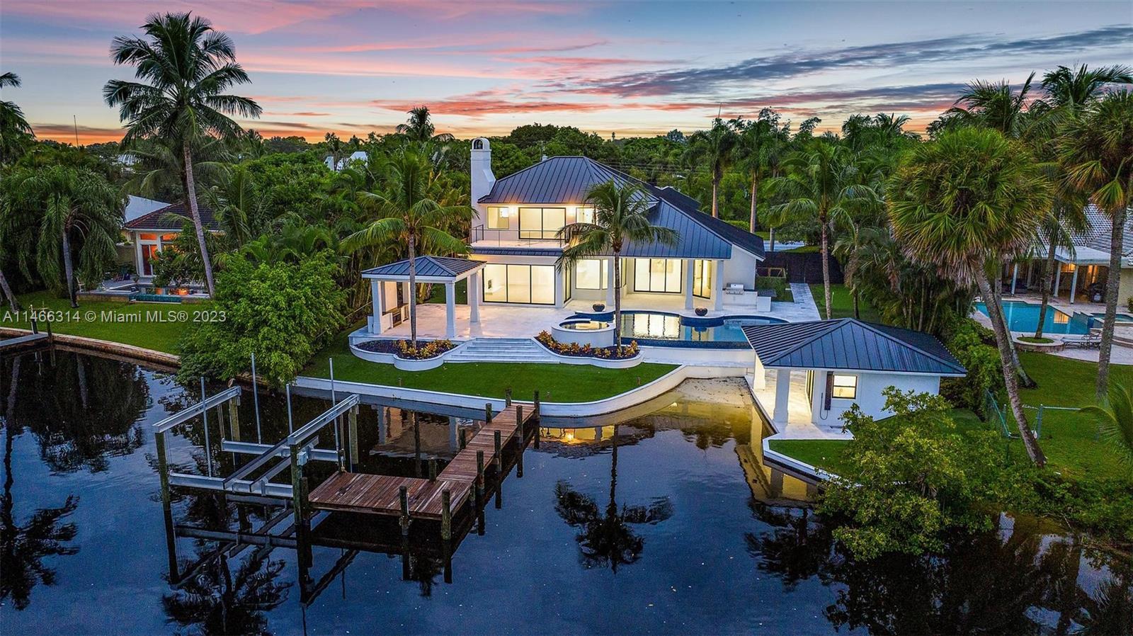 9460 SE Point Ter, Jupiter FL 33469