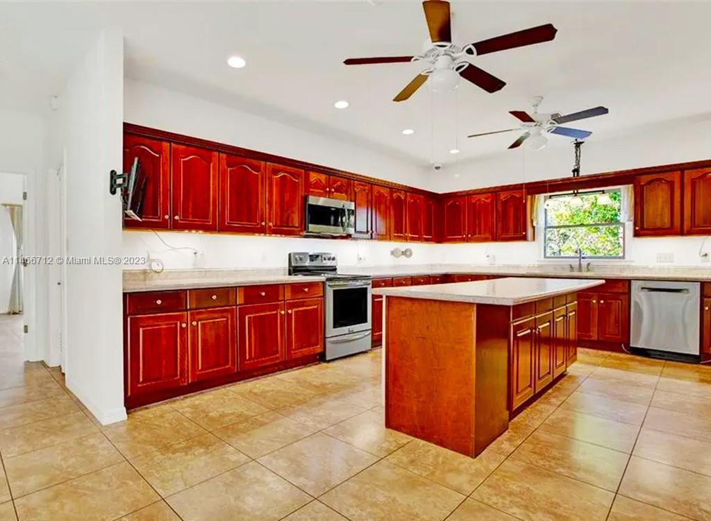 217 Park Land Drive, Lake Placid FL 33852 photo 3