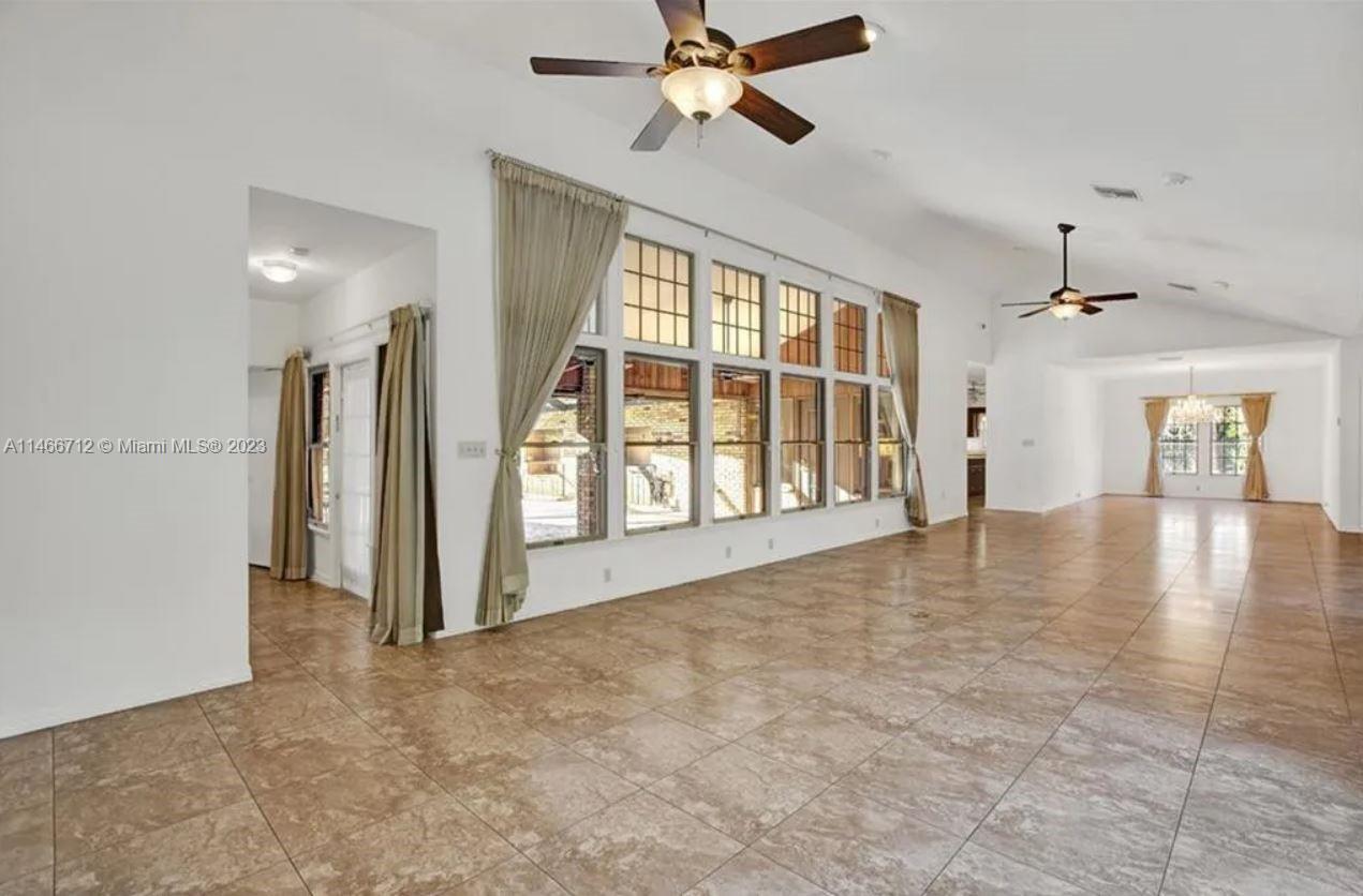 217 Park Land Drive, Lake Placid FL 33852 photo 4