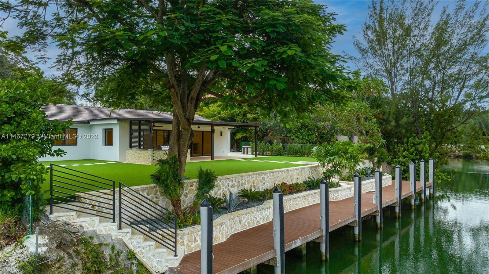 5221 Orduna Dr, Coral Gables FL 33146 photo 2