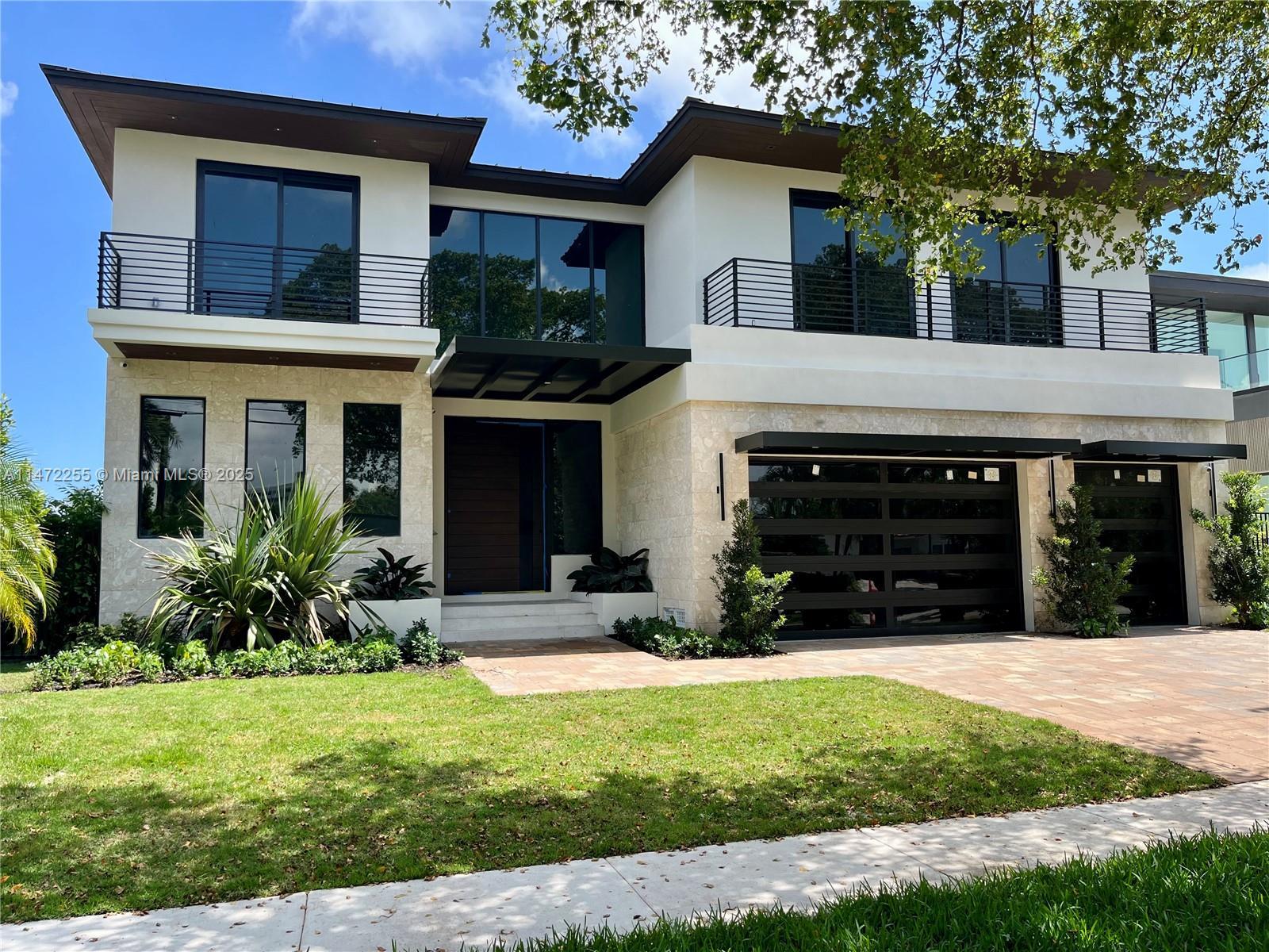 13085 Coronado Ter, North Miami FL 33181 photo 2