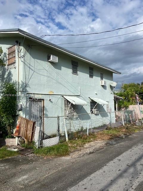 1805 SW 4th St, Miami FL 33135 photo 2