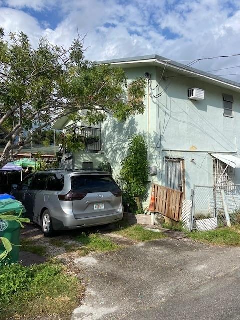 1805 SW 4th St, Miami FL 33135 photo 3