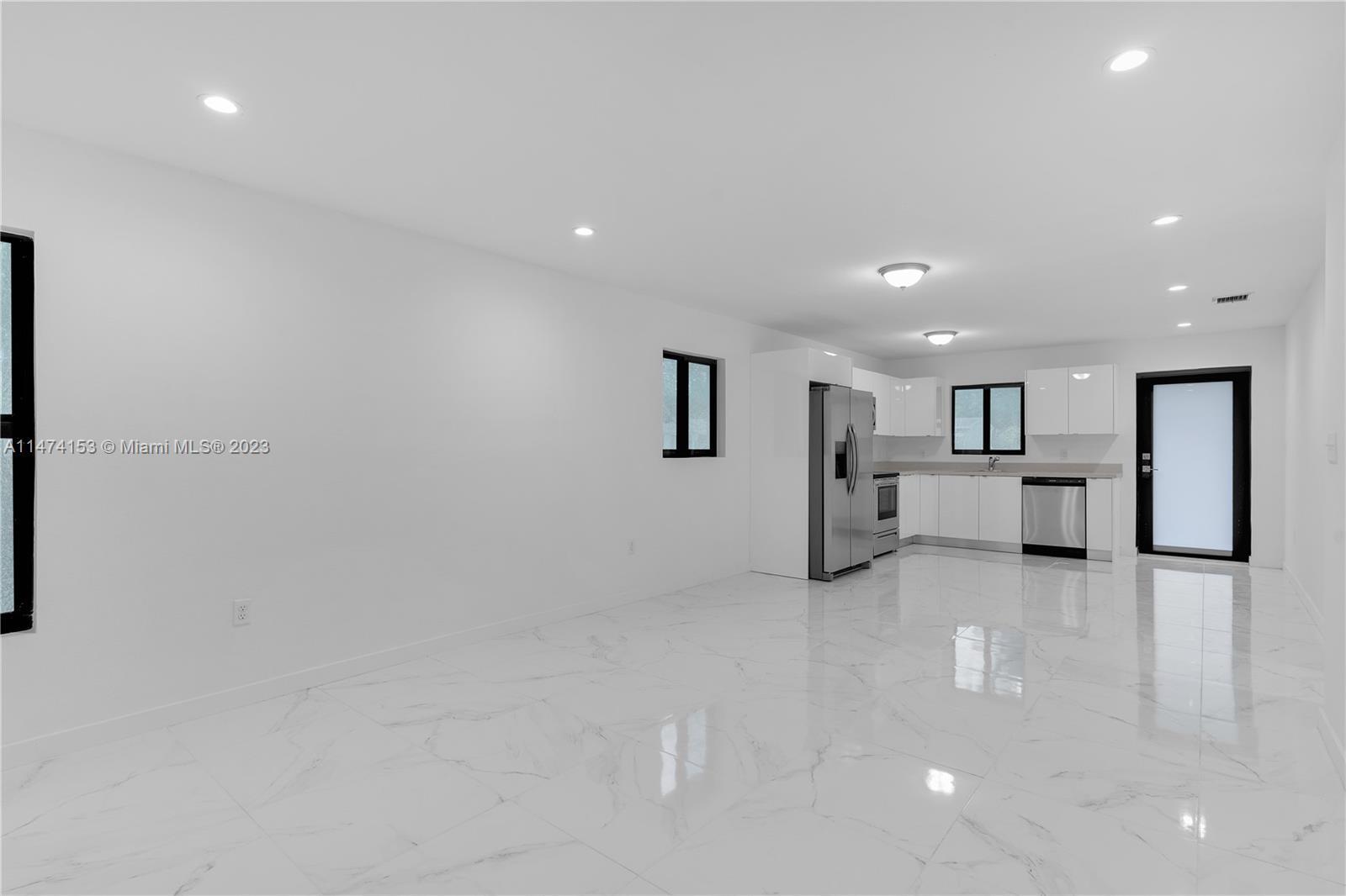 210-212 SW 3rd ST, Florida City FL 33034 photo 2