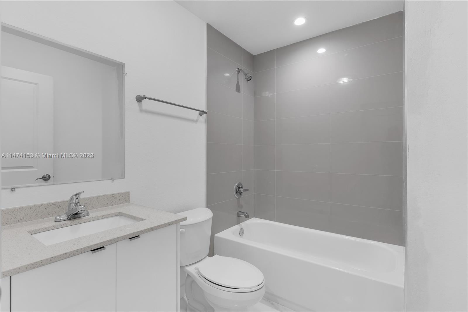 210-212 SW 3rd ST, Florida City FL 33034 photo 5