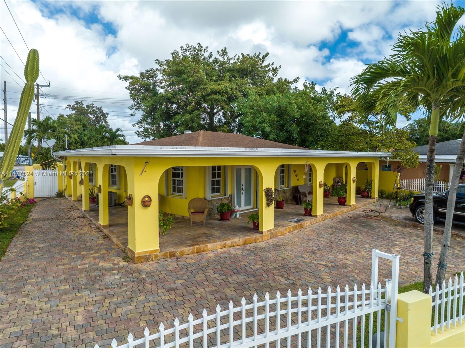 901 E 32nd St, Hialeah FL 33013 photo 4