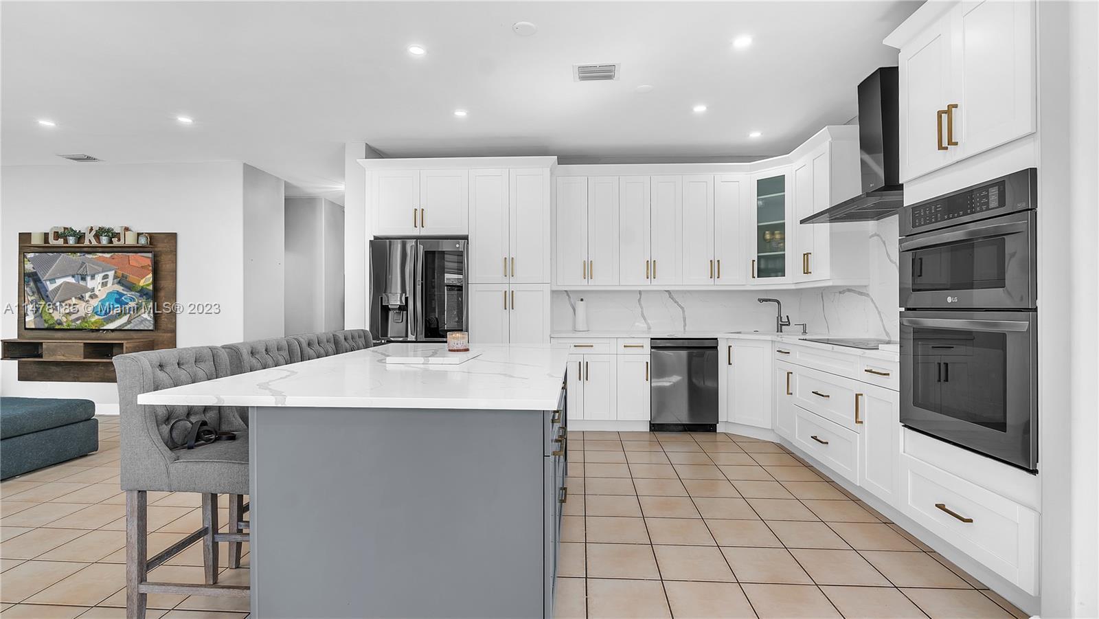 13150 NW 7th St, Miami FL 33182 photo 3