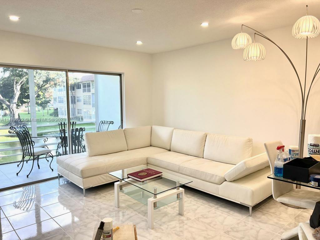 5051 W Oakland Park Blvd # 204, Lauderdale Lakes FL 33313 photo 4