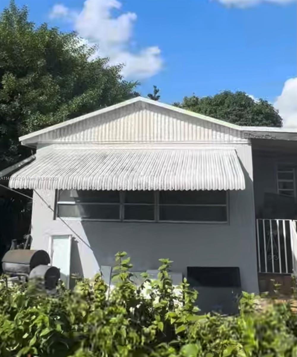 301 E 63rd St, Hialeah FL 33013