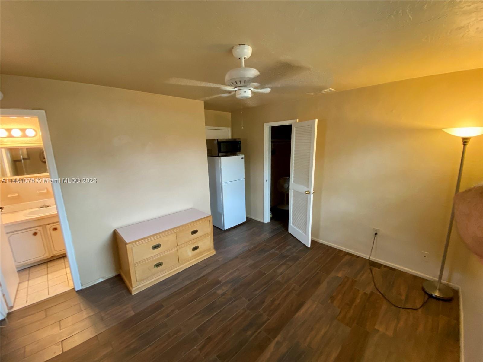 8391 NW 27th Pl, Sunrise FL 33322 photo 2