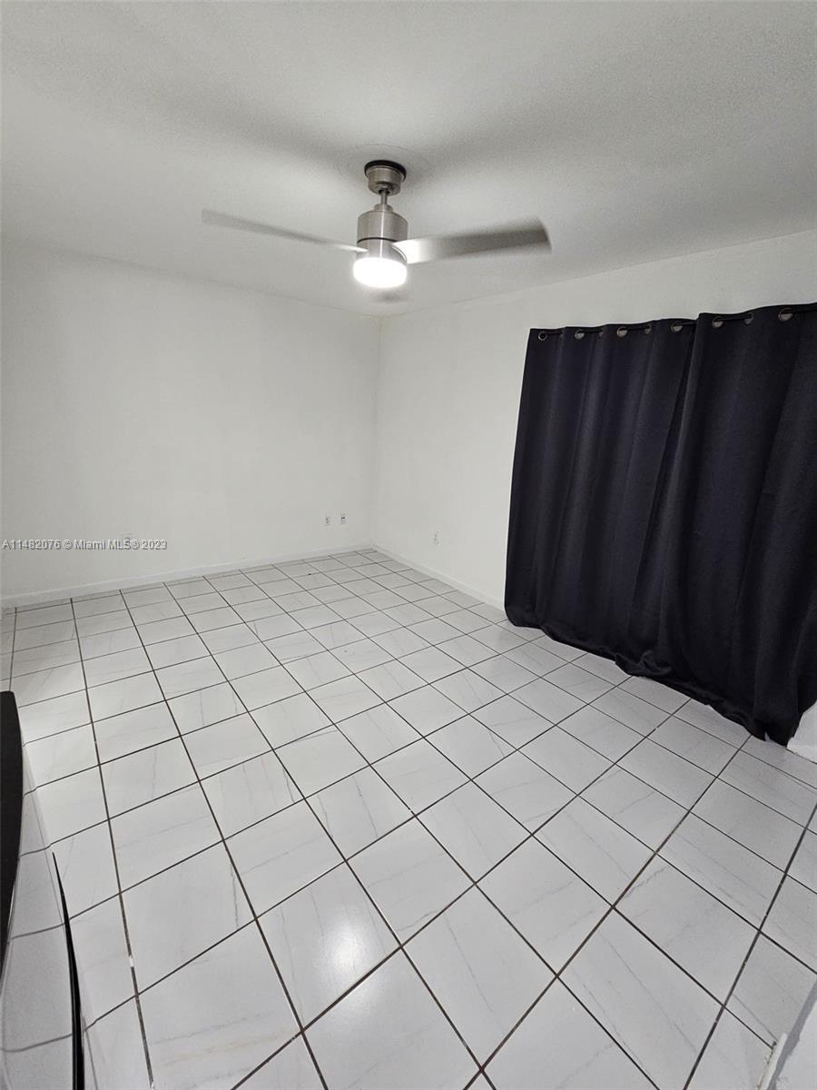 Miami, FL 33175 photo 4