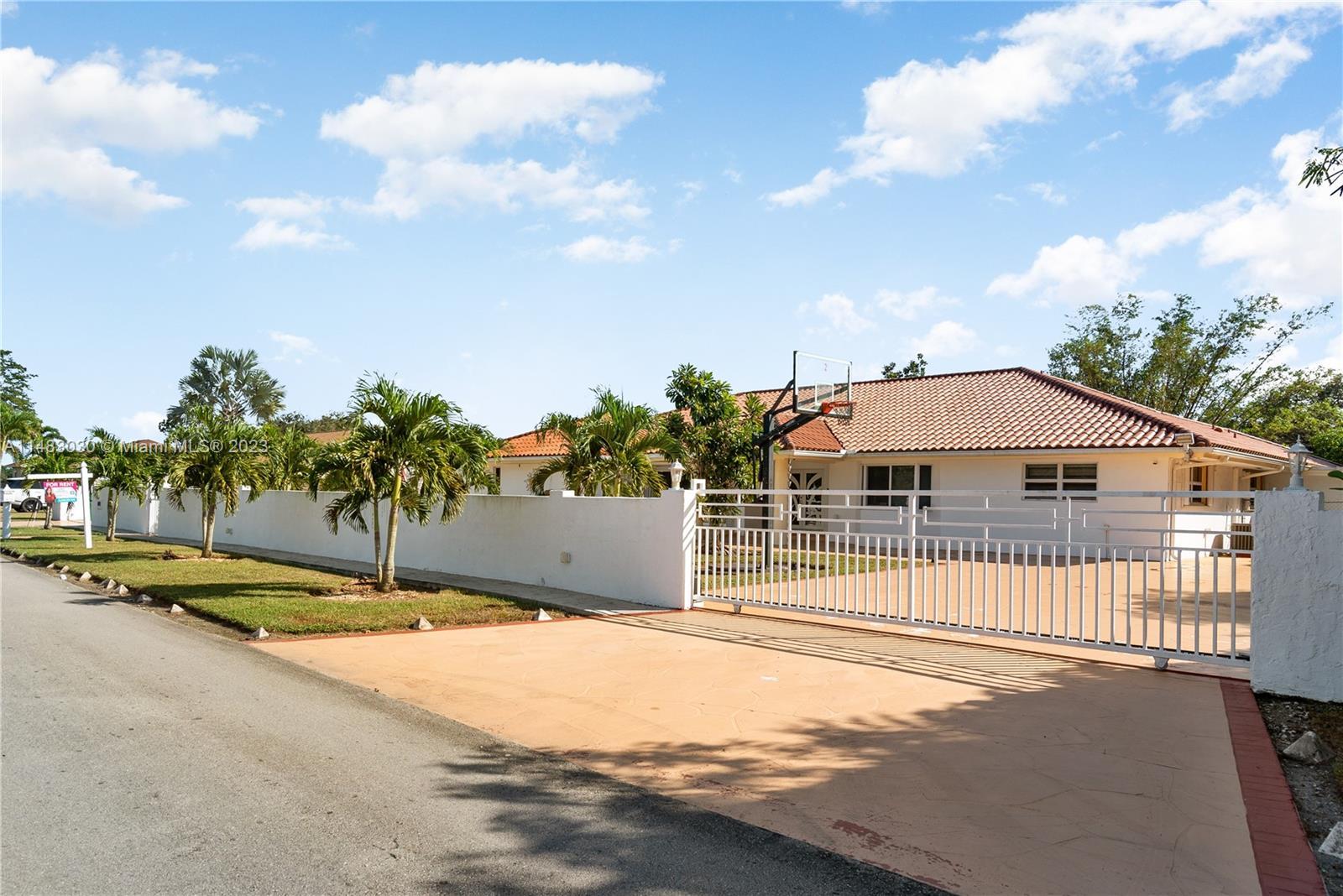 19320 SW 292nd St, Homestead FL 33030