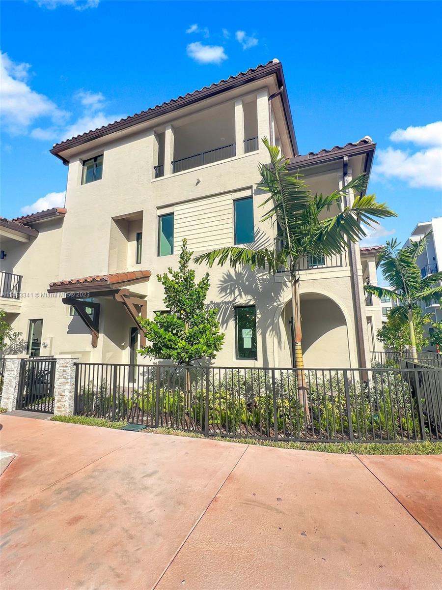 4236 NW 82nd Ave, Doral FL 33166